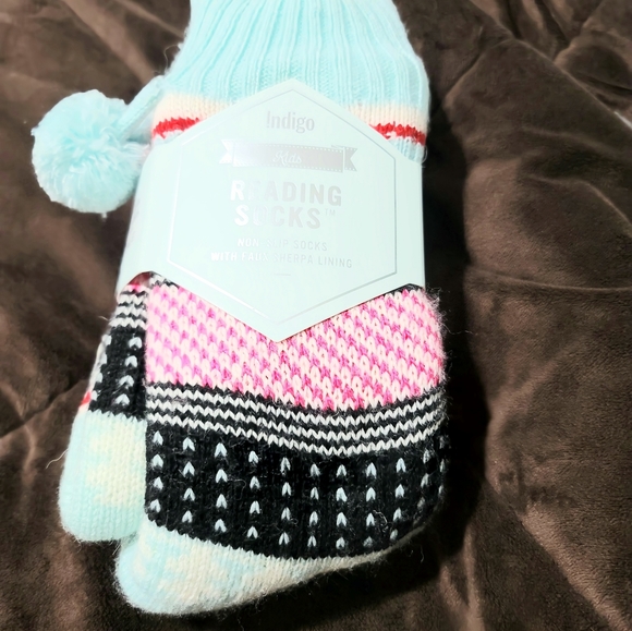 NEW Indigo Kids Non-Skip Pom-Pom Reading Socks Size S - M - Picture 3 of 9